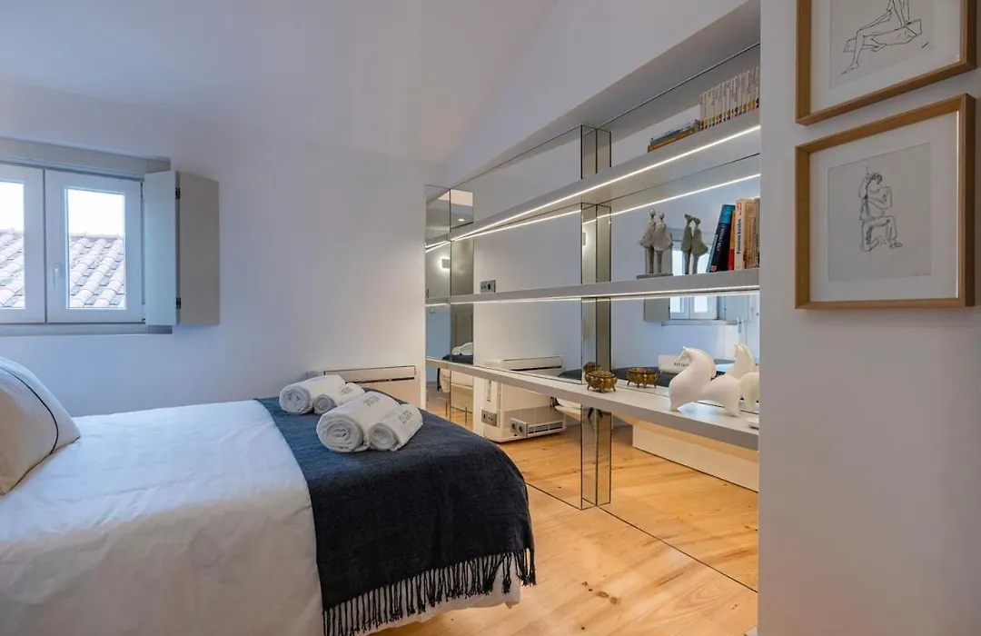 Condessa IV By Innkeeper-1